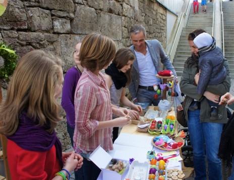 Martin Kranz, Oberbürgermeister Kandidat für Weimar bei der Monatsfeier und österlichem Minimarkt in der Waldorfschule Weimar