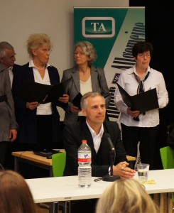 Auf dem Kandidatenpodium in der thuringia international school.